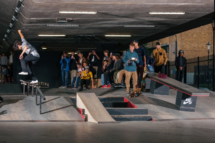 Paul-Rodriguez-Switch-Flip-Back-Tail_21V9807