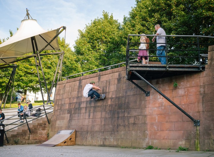 Eddie Belvedere, Frontside Wallride, Photo: CJ