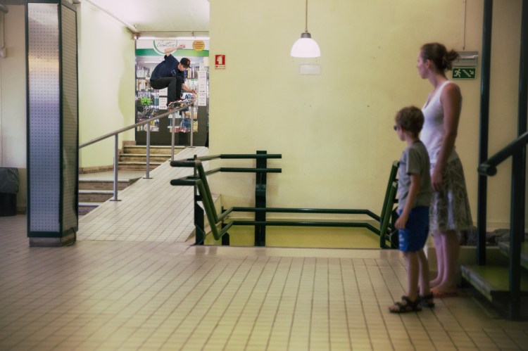 Kyle Walker, Frontside 5050, Photo - Arto Saari.