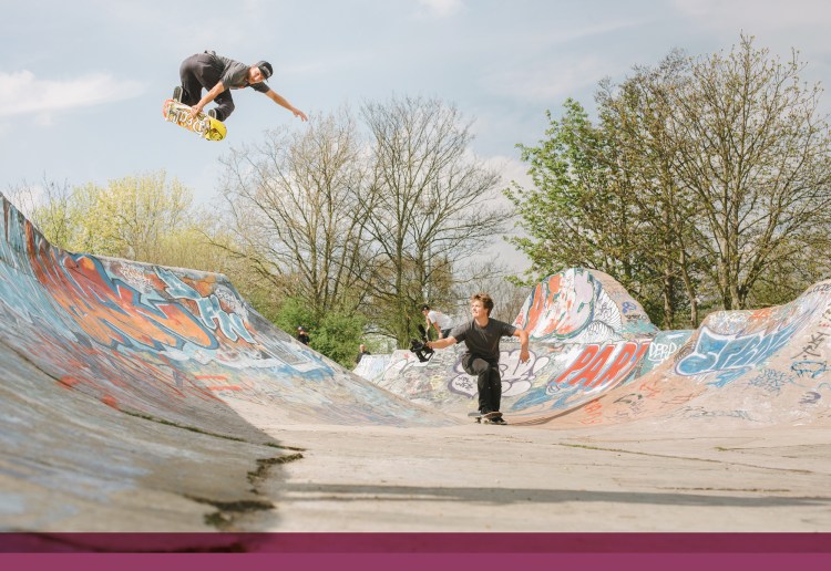 Robbie Brockel, backside stalefish. Photo - Chris Johnson.