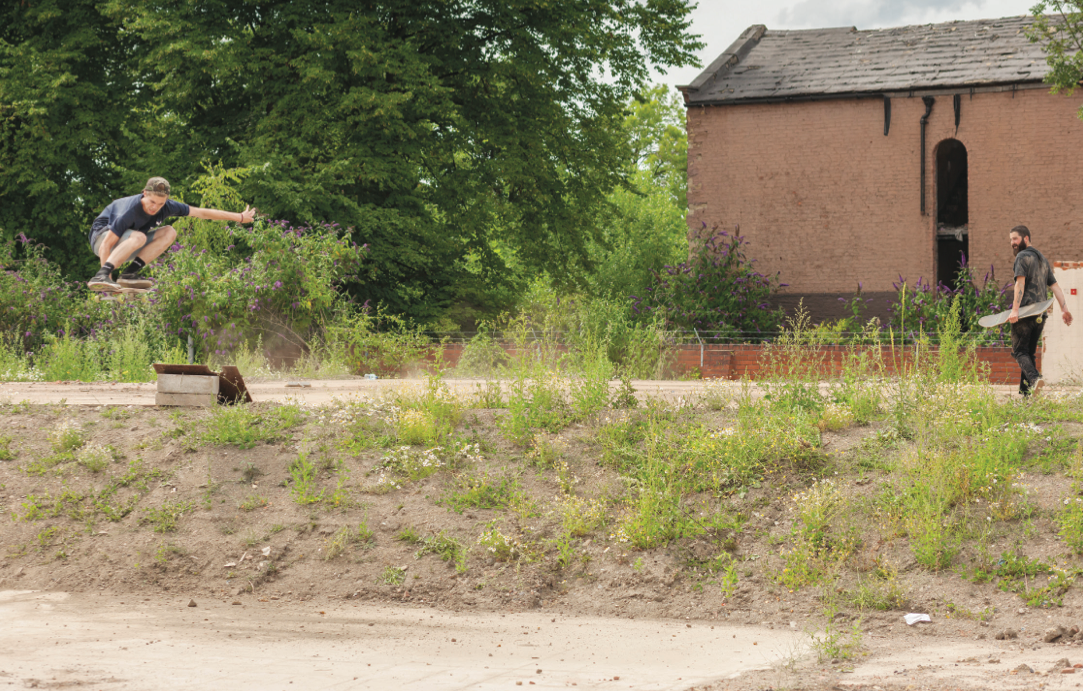 Paul 'Wapo' Watson, wallie to melon grab in Wakefield photographed by Chris Johnson for Sidewalk Magazine.